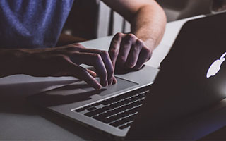 开云体育官网中国-格林斯比球迷讽刺阿莫林：早上就要被解雇！希望每周都踢曼联，格林带队